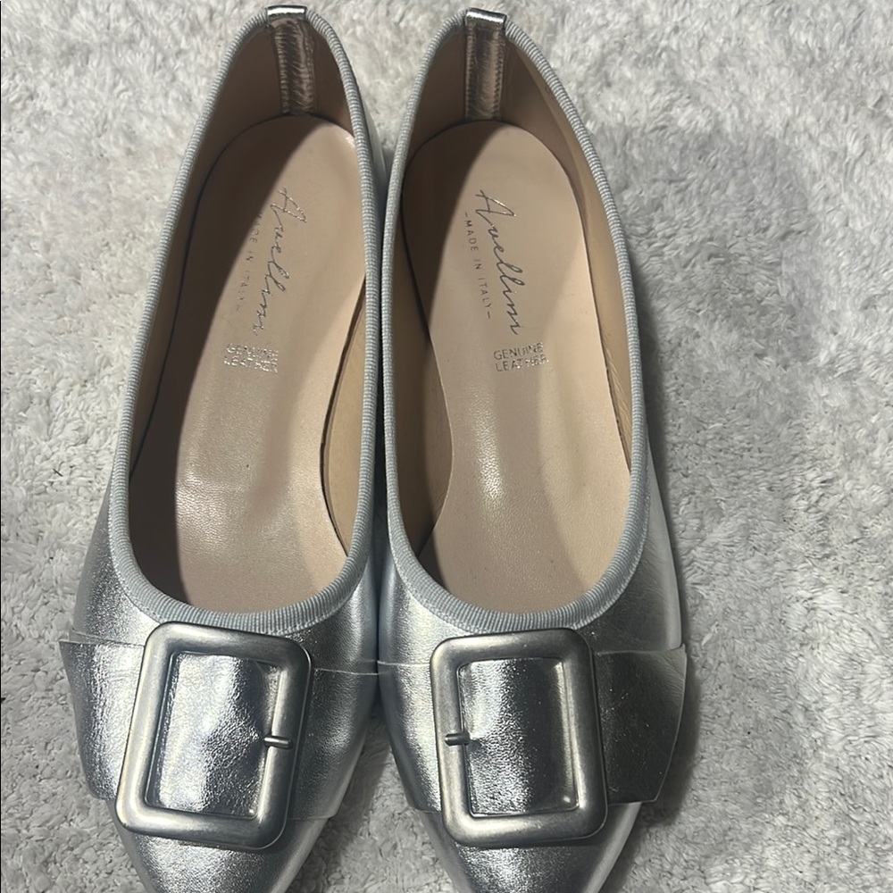 Silver Flats with Chic Buckle and Glossy Finish